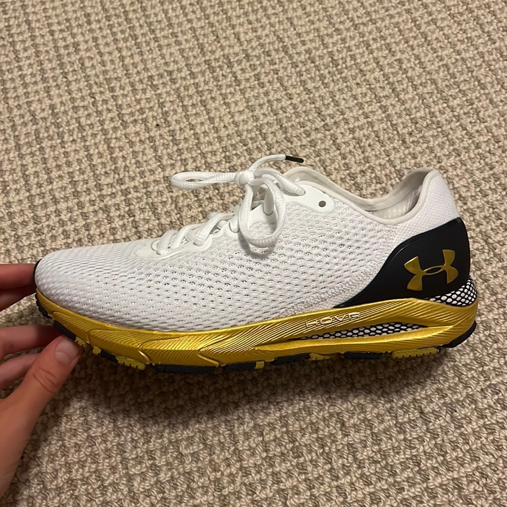 Notre Dame size 8.5 running shoes